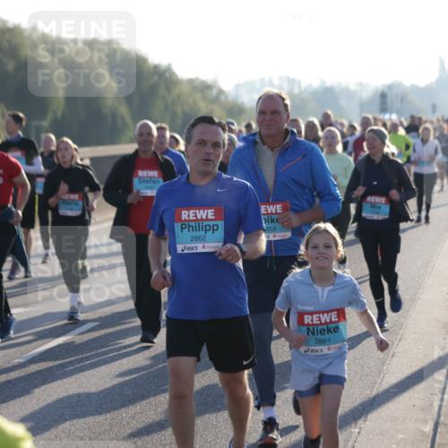 03.10.2025 - Köhlbrandbrückenlauf Jannik Wohlers http://msf.ph/oto/9063963 03.10.2025 09:24:43 Position 3 1958, 2862, 659, 2861 meine-sportfotos.de