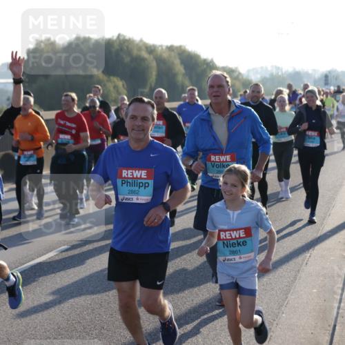 03.10.2025 - Köhlbrandbrückenlauf Jannik Wohlers http://msf.ph/oto/9063977 03.10.2025 09:24:44 Position 3 1958, 2862, 265, 2861 meine-sportfotos.de