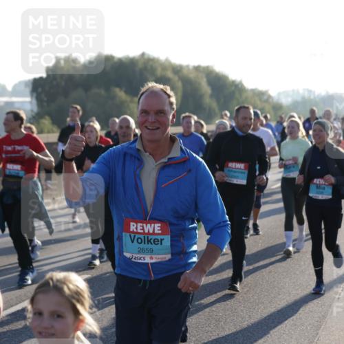 03.10.2025 - Köhlbrandbrückenlauf Jannik Wohlers http://msf.ph/oto/9064006 03.10.2025 09:24:45 Position 3 2659, 2000 meine-sportfotos.de