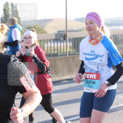 03.10.2025 - Köhlbrandbrückenlauf Lena Gebhardt http://msf.ph/oto/9064030 03.10.2025 09:21:15 Position 1 41, 29, 2012, 21, 1, 1640 meine-sportfotos.de