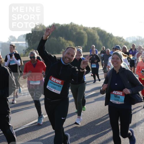 03.10.2025 - Köhlbrandbrückenlauf Jannik Wohlers http://msf.ph/oto/9064032 03.10.2025 09:24:46 Position 3 2468, 2300, 2298 meine-sportfotos.de