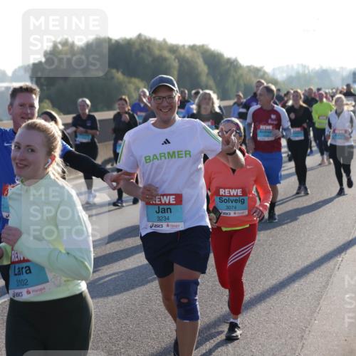 03.10.2025 - Köhlbrandbrückenlauf Jannik Wohlers http://msf.ph/oto/9064082 03.10.2025 09:24:49 Position 3 3102, 3234, 3074 meine-sportfotos.de
