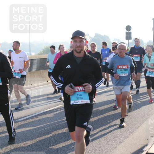 03.10.2025 - Köhlbrandbrückenlauf Lena Gebhardt http://msf.ph/oto/9064094 03.10.2025 09:21:18 Position 1 1535, 3734, 1523, 1337 meine-sportfotos.de