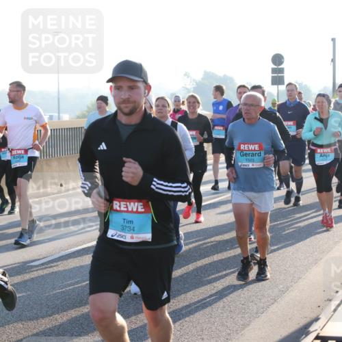 03.10.2025 - Köhlbrandbrückenlauf Lena Gebhardt http://msf.ph/oto/9064103 03.10.2025 09:21:18 Position 1 324, 1535, 3734, 1523, 1337 meine-sportfotos.de