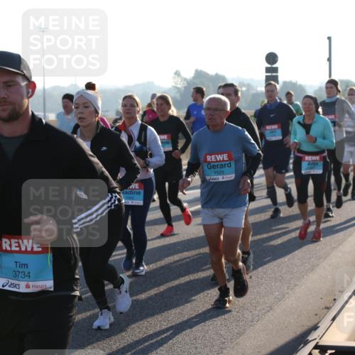 03.10.2025 - Köhlbrandbrückenlauf Lena Gebhardt http://msf.ph/oto/9064109 03.10.2025 09:21:19 Position 1 3734, 1565, 1523 meine-sportfotos.de