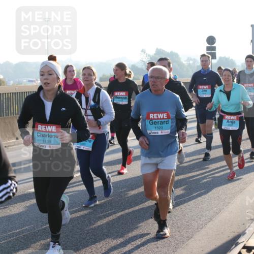 03.10.2025 - Köhlbrandbrückenlauf Lena Gebhardt http://msf.ph/oto/9064119 03.10.2025 09:21:19 Position 1 4, 1469, 1565, 1049, 1439, 1523, 1337 meine-sportfotos.de