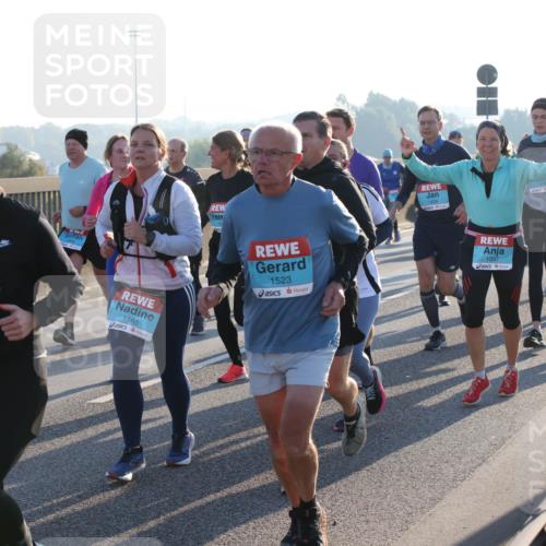 03.10.2025 - Köhlbrandbrückenlauf Lena Gebhardt http://msf.ph/oto/9064134 03.10.2025 09:21:19 Position 1 3345, 1469, 1565, 1523, 1439, 1337 meine-sportfotos.de