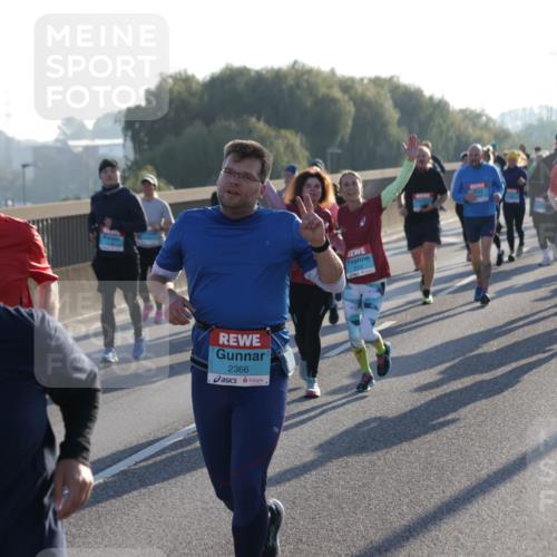 03.10.2025 - Köhlbrandbrückenlauf Jannik Wohlers http://msf.ph/oto/9064183 03.10.2025 09:25:01 Position 3 2366 meine-sportfotos.de