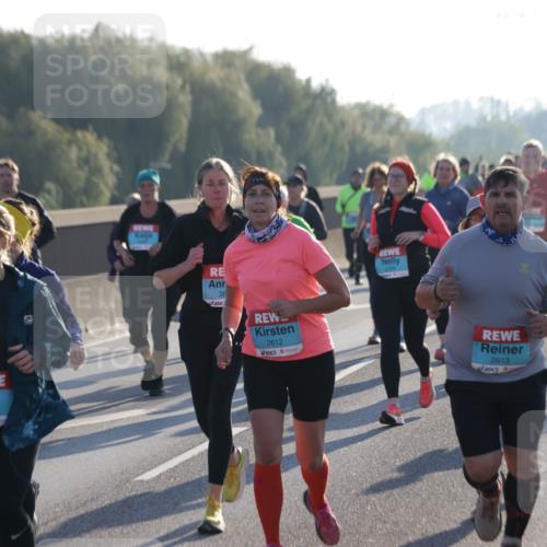 03.10.2025 - Köhlbrandbrückenlauf Jannik Wohlers http://msf.ph/oto/9064274 03.10.2025 09:25:08 Position 3 3739, 36, 2612, 2613 meine-sportfotos.de