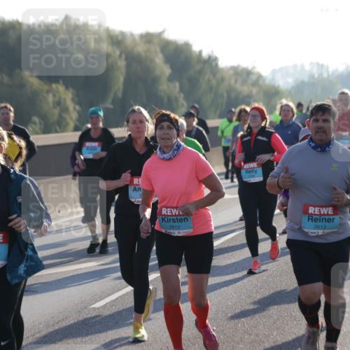 03.10.2025 - Köhlbrandbrückenlauf Jannik Wohlers http://msf.ph/oto/9064276 03.10.2025 09:25:08 Position 3 3739, 2612, 2613 meine-sportfotos.de