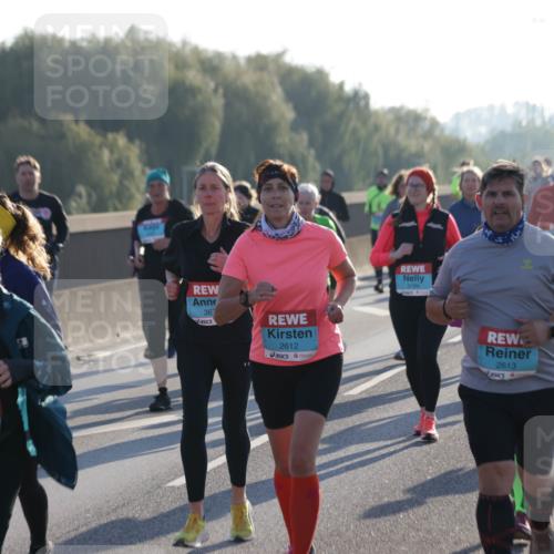 03.10.2025 - Köhlbrandbrückenlauf Jannik Wohlers http://msf.ph/oto/9064286 03.10.2025 09:25:08 Position 3 3739, 36, 2612, 2613 meine-sportfotos.de