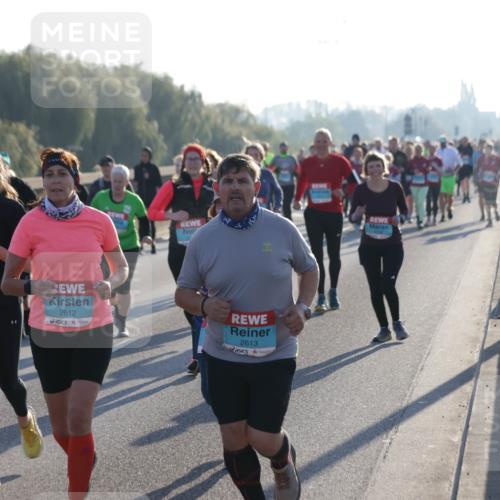 03.10.2025 - Köhlbrandbrückenlauf Jannik Wohlers http://msf.ph/oto/9064295 03.10.2025 09:25:09 Position 3 3670, 2612, 2613 meine-sportfotos.de