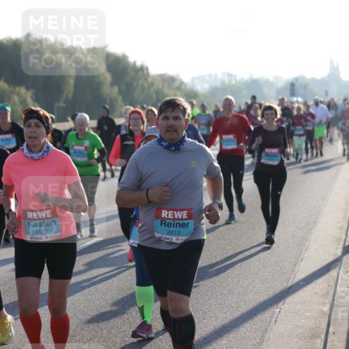 03.10.2025 - Köhlbrandbrückenlauf Jannik Wohlers http://msf.ph/oto/9064303 03.10.2025 09:25:09 Position 3 3670, 2612, 2613 meine-sportfotos.de