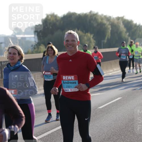 03.10.2025 - Köhlbrandbrückenlauf Jannik Wohlers http://msf.ph/oto/9064349 03.10.2025 09:25:14 Position 3 2321 meine-sportfotos.de