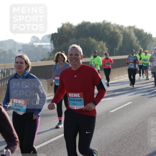03.10.2025 - Köhlbrandbrückenlauf Jannik Wohlers http://msf.ph/oto/9064355 03.10.2025 09:25:14 Position 3 2258, 2321 meine-sportfotos.de