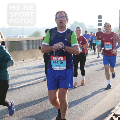 03.10.2025 - Köhlbrandbrückenlauf Lena Gebhardt http://msf.ph/oto/9064357 03.10.2025 09:21:29 Position 1 1418, 3691, 1901 meine-sportfotos.de