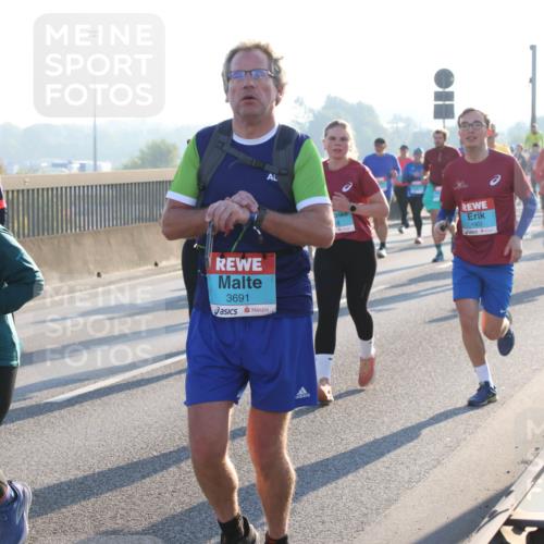 03.10.2025 - Köhlbrandbrückenlauf Lena Gebhardt http://msf.ph/oto/9064360 03.10.2025 09:21:29 Position 1 1418, 3691, 1901 meine-sportfotos.de