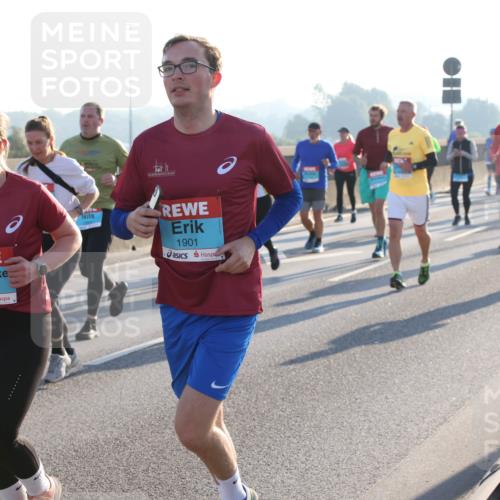 03.10.2025 - Köhlbrandbrückenlauf Lena Gebhardt http://msf.ph/oto/9064404 03.10.2025 09:21:31 Position 1 1818, 1901 meine-sportfotos.de