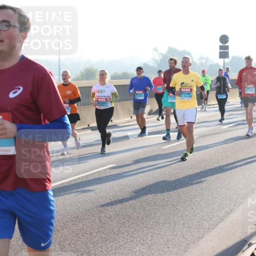 03.10.2025 - Köhlbrandbrückenlauf Lena Gebhardt http://msf.ph/oto/9064413 03.10.2025 09:21:31 Position 1 1901, 1922 meine-sportfotos.de