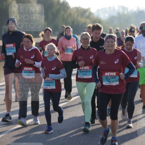 03.10.2025 - Köhlbrandbrückenlauf Jannik Wohlers http://msf.ph/oto/9064414 03.10.2025 09:25:19 Position 3 9, 0351, 1880, 2085, 2086, 3478, 3390 meine-sportfotos.de