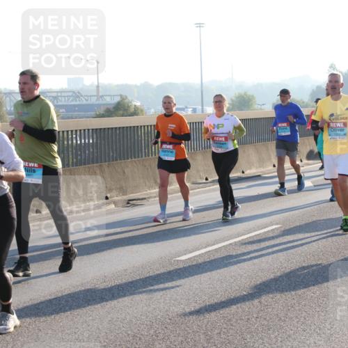 03.10.2025 - Köhlbrandbrückenlauf Lena Gebhardt http://msf.ph/oto/9064420 03.10.2025 09:21:32 Position 1 1455, 1665, 2147 meine-sportfotos.de