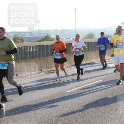 03.10.2025 - Köhlbrandbrückenlauf Lena Gebhardt http://msf.ph/oto/9064423 03.10.2025 09:21:32 Position 1 1665, 1922 meine-sportfotos.de