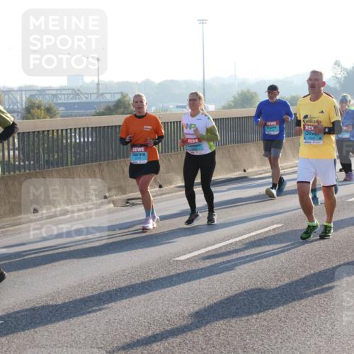 03.10.2025 - Köhlbrandbrückenlauf Lena Gebhardt http://msf.ph/oto/9064432 03.10.2025 09:21:32 Position 1 1665, 2147, 1922 meine-sportfotos.de