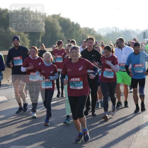 03.10.2025 - Köhlbrandbrückenlauf Jannik Wohlers http://msf.ph/oto/9064437 03.10.2025 09:25:20 Position 3 2212, 1880, 2085, 78, 3393, 2465 meine-sportfotos.de
