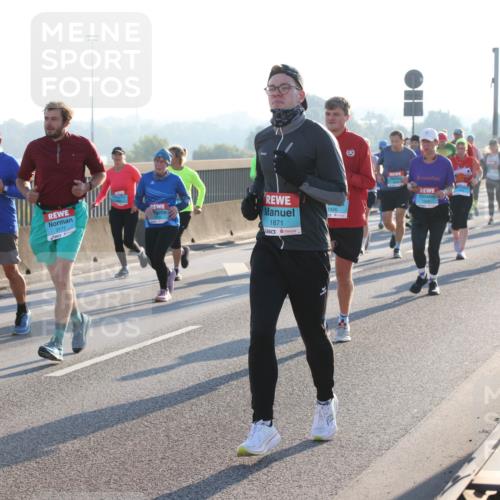 03.10.2025 - Köhlbrandbrückenlauf Lena Gebhardt http://msf.ph/oto/9064467 03.10.2025 09:21:34 Position 1 3176, 1922, 3177, 1871, 1456 meine-sportfotos.de