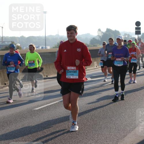 03.10.2025 - Köhlbrandbrückenlauf Lena Gebhardt http://msf.ph/oto/9064490 03.10.2025 09:21:35 Position 1 1456 meine-sportfotos.de