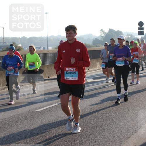 03.10.2025 - Köhlbrandbrückenlauf Lena Gebhardt http://msf.ph/oto/9064493 03.10.2025 09:21:36 Position 1 1456, 2986 meine-sportfotos.de