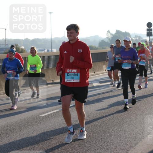 03.10.2025 - Köhlbrandbrückenlauf Lena Gebhardt http://msf.ph/oto/9064494 03.10.2025 09:21:36 Position 1 1456 meine-sportfotos.de