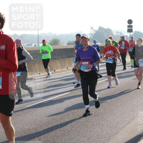 03.10.2025 - Köhlbrandbrückenlauf Lena Gebhardt http://msf.ph/oto/9064511 03.10.2025 09:21:36 Position 1 1456, 298 meine-sportfotos.de