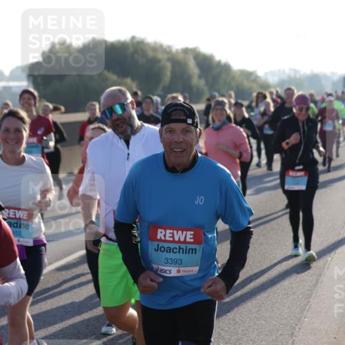 03.10.2025 - Köhlbrandbrückenlauf Jannik Wohlers http://msf.ph/oto/9064533 03.10.2025 09:25:24 Position 3 2465, 153, 3393 meine-sportfotos.de