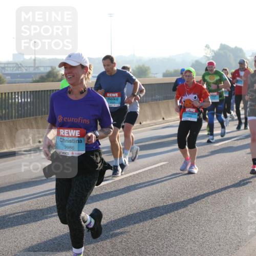 03.10.2025 - Köhlbrandbrückenlauf Lena Gebhardt http://msf.ph/oto/9064534 03.10.2025 09:21:37 Position 1 2949, 2986, 2026, 1485 meine-sportfotos.de