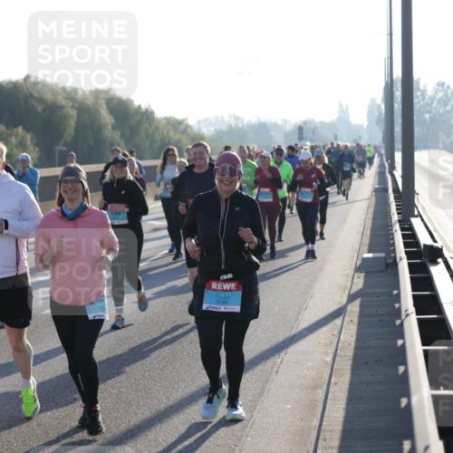 03.10.2025 - Köhlbrandbrückenlauf Jannik Wohlers http://msf.ph/oto/9064538 03.10.2025 09:25:25 Position 3 2233, 3784 meine-sportfotos.de