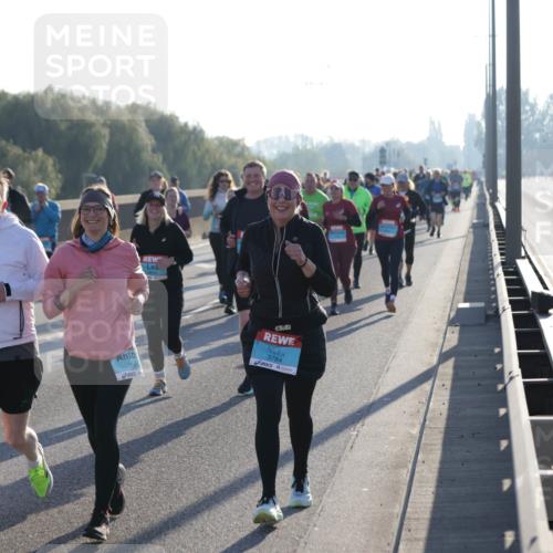 03.10.2025 - Köhlbrandbrückenlauf Jannik Wohlers http://msf.ph/oto/9064543 03.10.2025 09:25:25 Position 3 2233, 1548, 3784 meine-sportfotos.de