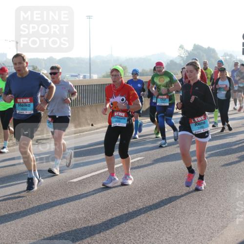 03.10.2025 - Köhlbrandbrückenlauf Lena Gebhardt http://msf.ph/oto/9064550 03.10.2025 09:21:38 Position 1 2026, 3699, 1485 meine-sportfotos.de