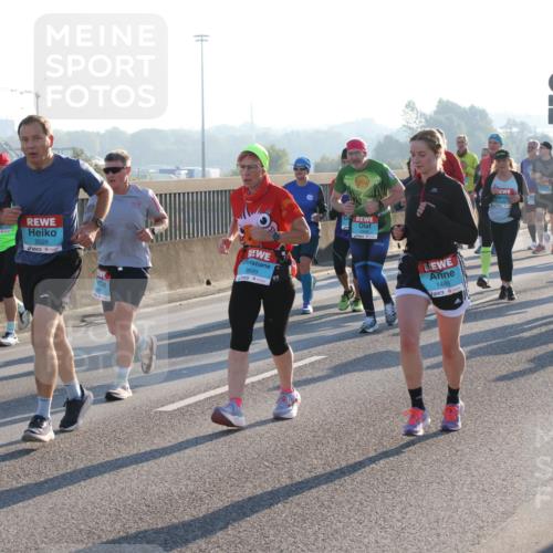 03.10.2025 - Köhlbrandbrückenlauf Lena Gebhardt http://msf.ph/oto/9064553 03.10.2025 09:21:38 Position 1 2026, 3699, 1485 meine-sportfotos.de