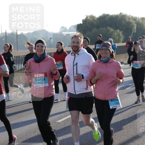 03.10.2025 - Köhlbrandbrückenlauf Jannik Wohlers http://msf.ph/oto/9064559 03.10.2025 09:25:26 Position 3 2012, 2233, 2378, 1546, 3784 meine-sportfotos.de