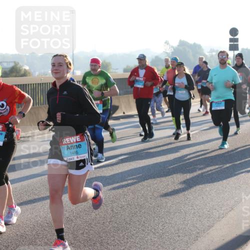 03.10.2025 - Köhlbrandbrückenlauf Lena Gebhardt http://msf.ph/oto/9064570 03.10.2025 09:21:39 Position 1 3699, 1485 meine-sportfotos.de