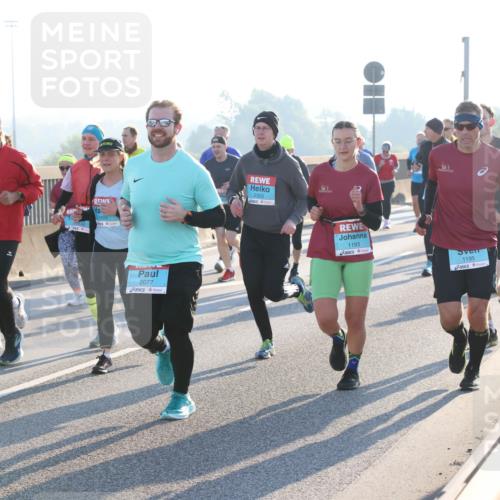 03.10.2025 - Köhlbrandbrückenlauf Lena Gebhardt http://msf.ph/oto/9064609 03.10.2025 09:21:41 Position 1 2323, 1651, 1650, 2077, 1193, 1195 meine-sportfotos.de