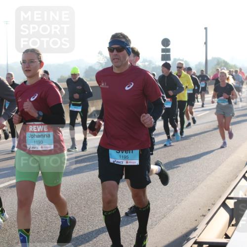 03.10.2025 - Köhlbrandbrückenlauf Lena Gebhardt http://msf.ph/oto/9064636 03.10.2025 09:21:42 Position 1 2323, 1193, 1195 meine-sportfotos.de