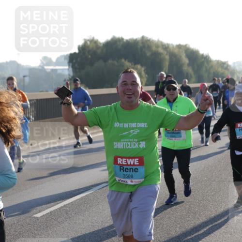 03.10.2025 - Köhlbrandbrückenlauf Jannik Wohlers http://msf.ph/oto/9064674 03.10.2025 09:25:32 Position 3 3476, 3396, 2527, 3588 meine-sportfotos.de