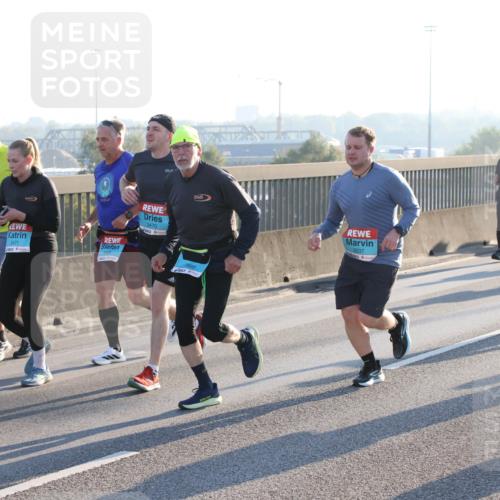 03.10.2025 - Köhlbrandbrückenlauf Lena Gebhardt http://msf.ph/oto/9064683 03.10.2025 09:21:45 Position 1 1768, 3470, 3471, 3469, 3037, 1634 meine-sportfotos.de