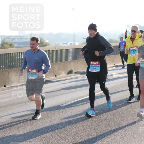 03.10.2025 - Köhlbrandbrückenlauf Lena Gebhardt http://msf.ph/oto/9064689 03.10.2025 09:21:45 Position 1 3470, 3469, 2499, 3037, 1634, 1701 meine-sportfotos.de