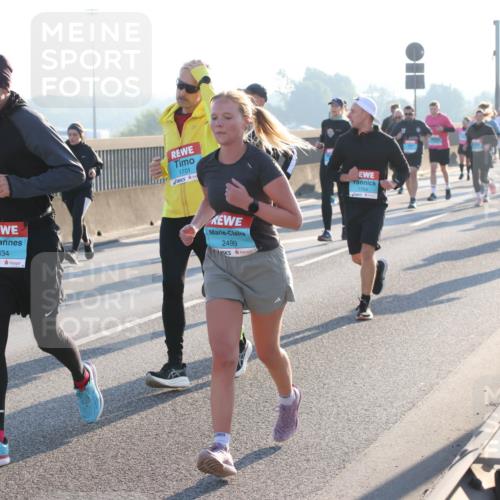 03.10.2025 - Köhlbrandbrückenlauf Lena Gebhardt http://msf.ph/oto/9064712 03.10.2025 09:21:46 Position 1 1634, 1701, 2499, 1764 meine-sportfotos.de