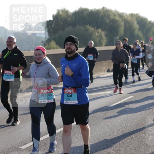 03.10.2025 - Köhlbrandbrückenlauf Jannik Wohlers http://msf.ph/oto/9064728 03.10.2025 09:25:37 Position 3 43, 3673, 1001, 3442, 3441, 2259 meine-sportfotos.de