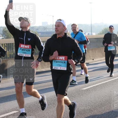 03.10.2025 - Köhlbrandbrückenlauf Lena Gebhardt http://msf.ph/oto/9064752 03.10.2025 09:21:48 Position 1 1886, 1764 meine-sportfotos.de