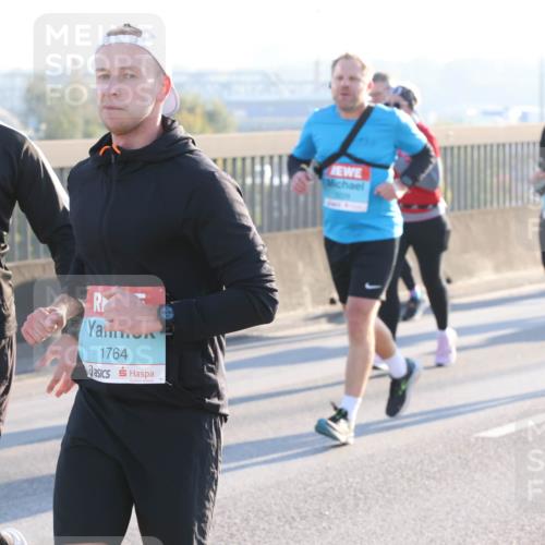03.10.2025 - Köhlbrandbrückenlauf Lena Gebhardt http://msf.ph/oto/9064763 03.10.2025 09:21:48 Position 1 1886, 1764 meine-sportfotos.de